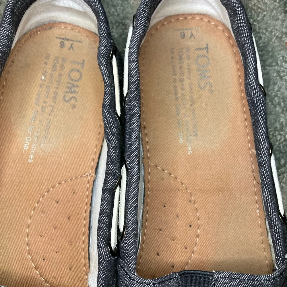 Toms shoes